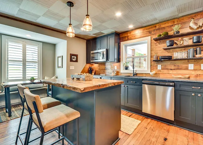 Cozy Cottage: Nature-filled Retreat! Winston-Salem