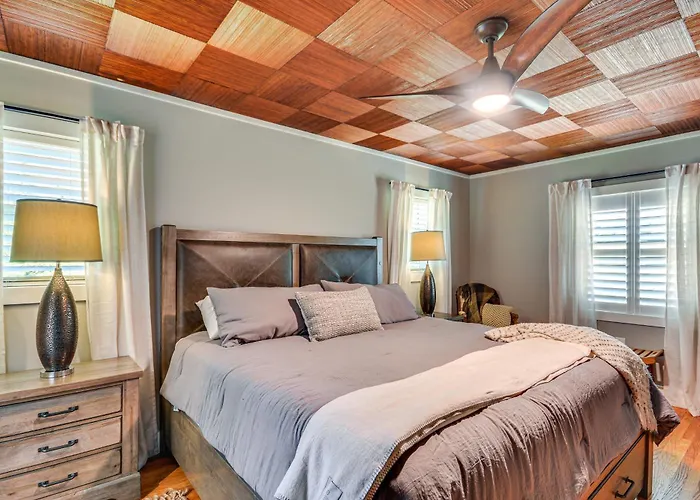 Holiday home Cozy Cottage: Nature-filled Retreat! Winston-Salem