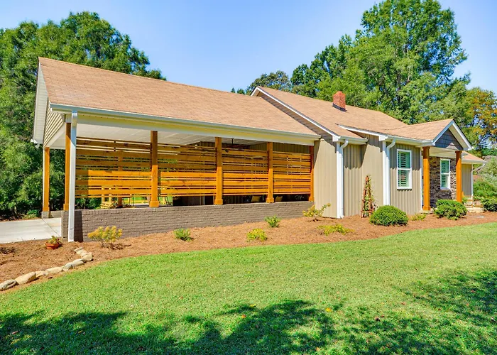 Cozy Cottage: Nature-filled Retreat! Winston-Salem